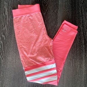 Pink bombshell leggings